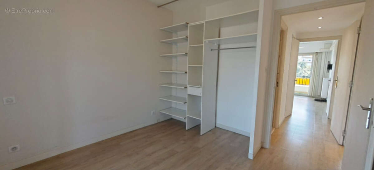 Appartement Antibes 3 pièces 64 m² habitable - 57.71 m2 carrez - dernier étage - parking et cave - photo 8