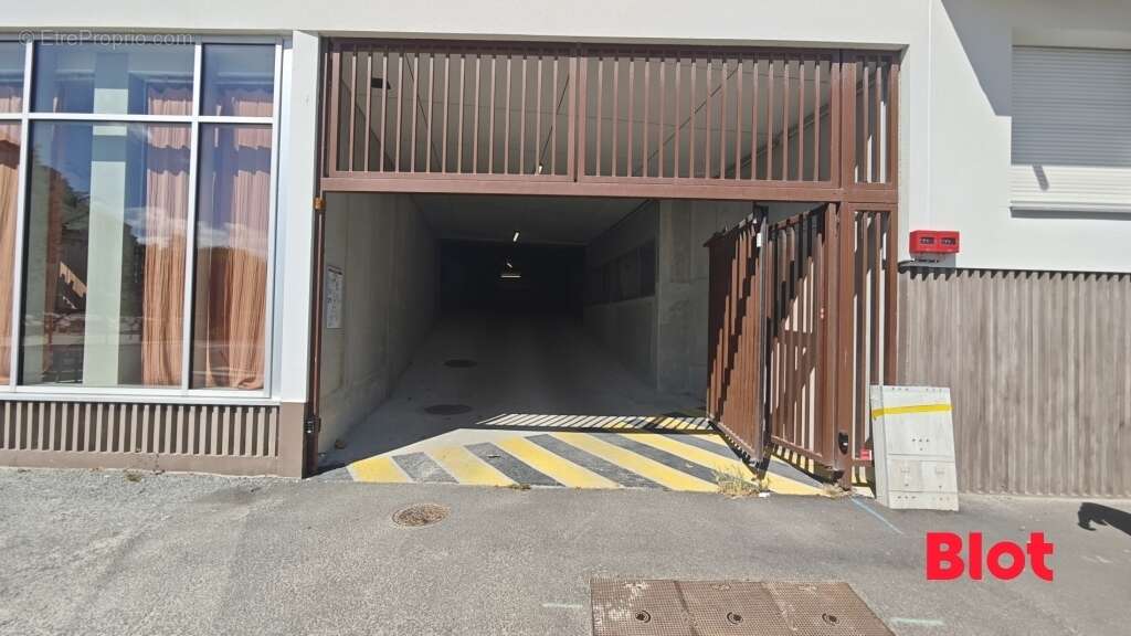 Parking 12 m² à Saint-Malo  - photo 2