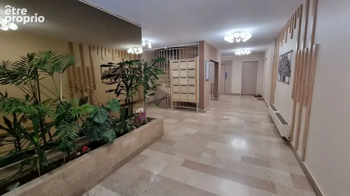 Lumineux appartement 5 pièces - vendu occupé - au dernier étage avec vue dégagée - photo 10