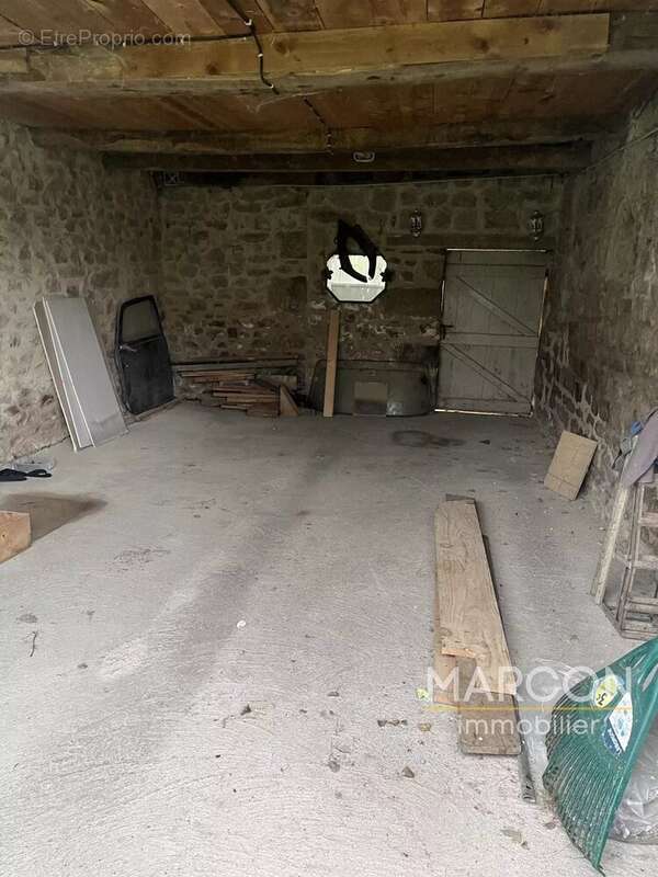 Maison à SAINT-QUENTIN-LA-CHABANNE