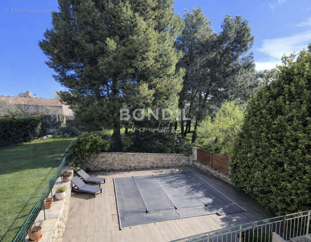 Maison à LA BASTIDE-DES-JOURDANS