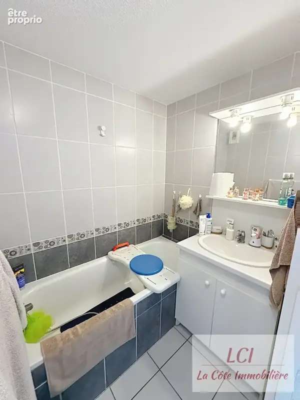 Gujan proche tous commerces. Appartement T2 avec terrasse de 12m2. - photo 6