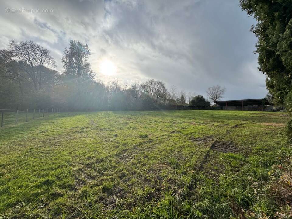 Terrain 898 m² à Blaignan  - photo 2