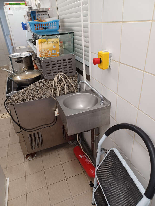 Commerce à MARGUESTAU