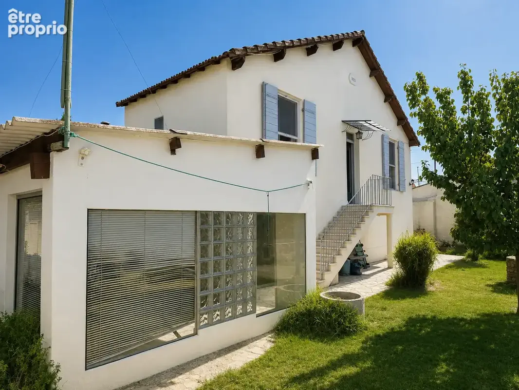 Villa des années 20 avec jardin proche du centre-ville d'Arles - photo 3
