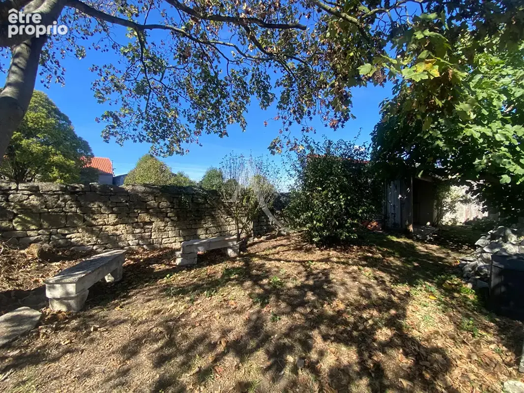 Maison de ville à étage avec jardin et dépendances - photo 17
