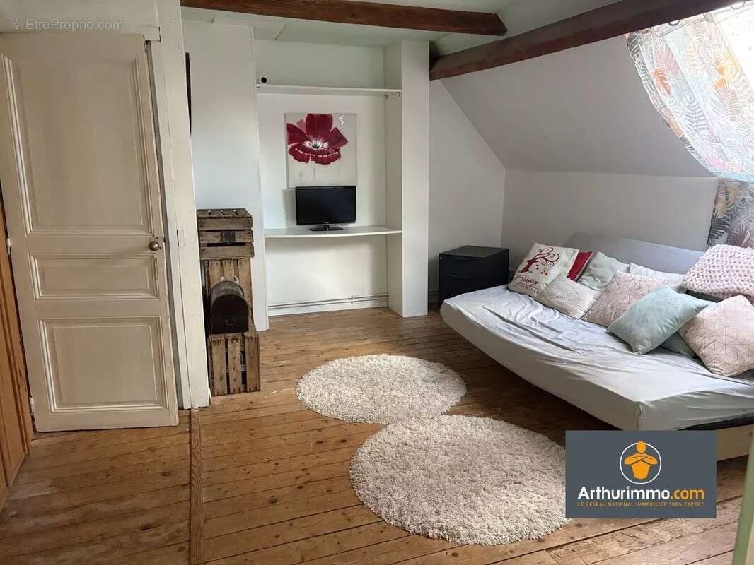 Maison à BOURG-ET-COMIN