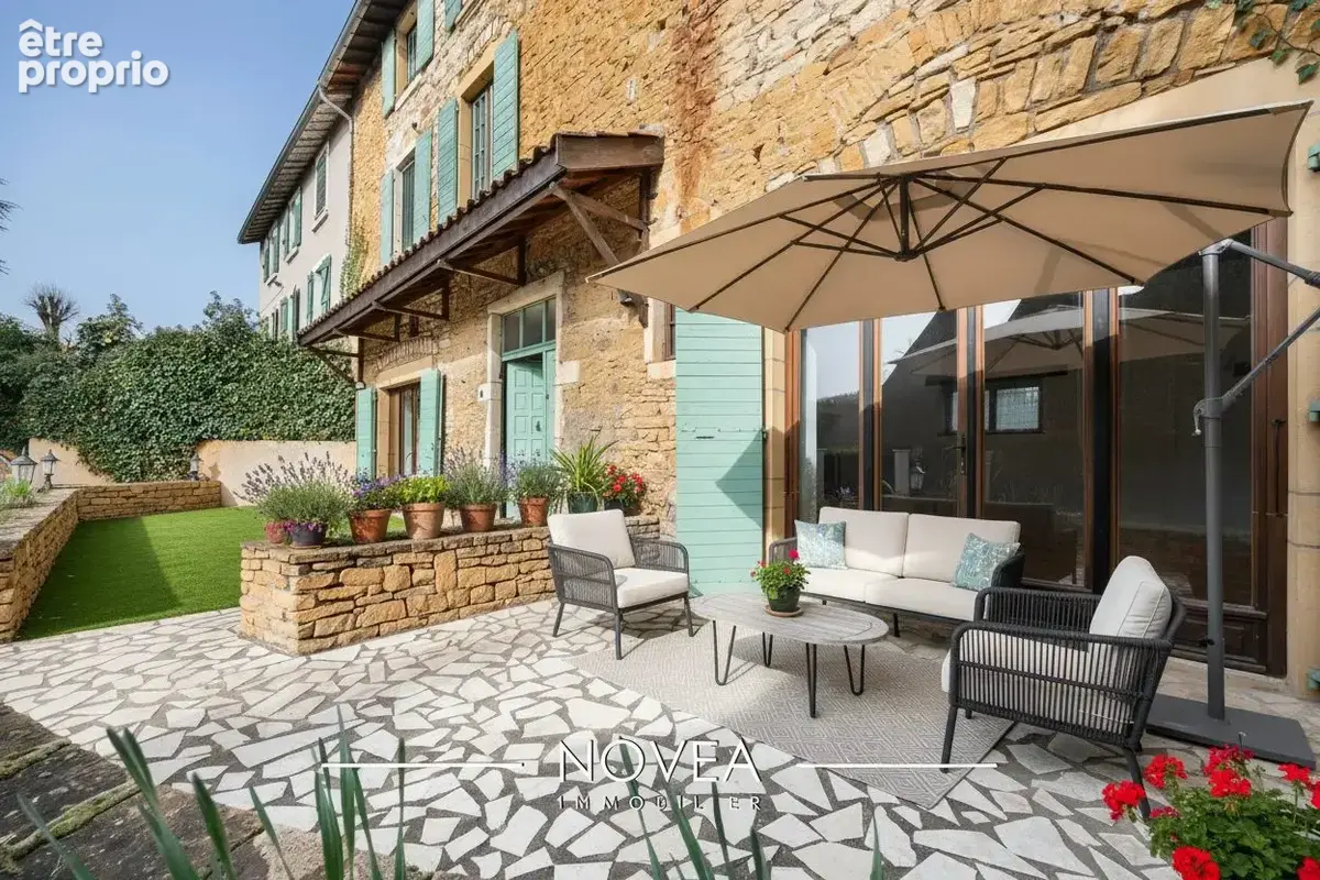 Maison 6 pièces 260 m² à vendre à Gleize (69400) - photo 2