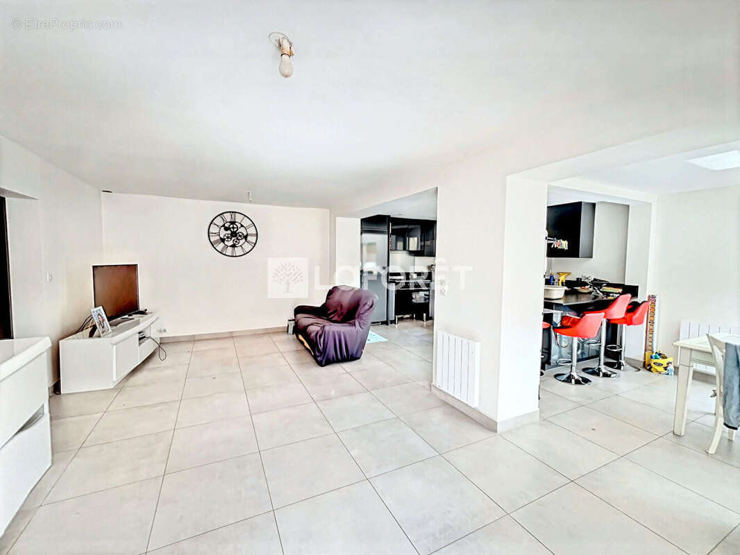 Maison à LES MOLIERES