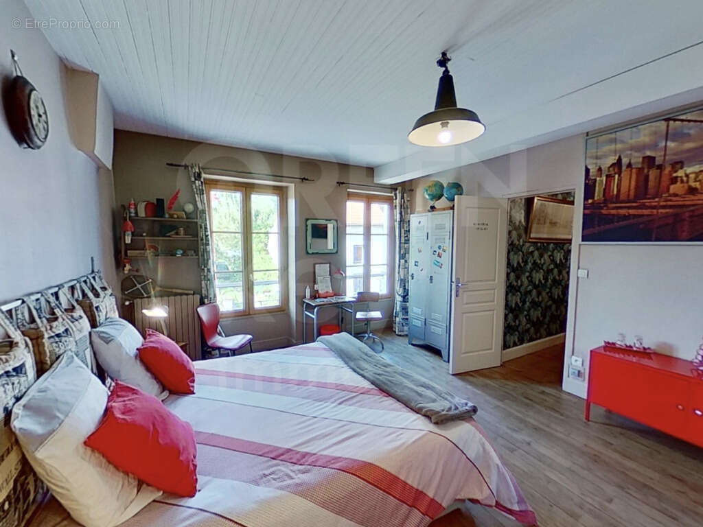 Maison à SAINT-AMAND-EN-PUISAYE