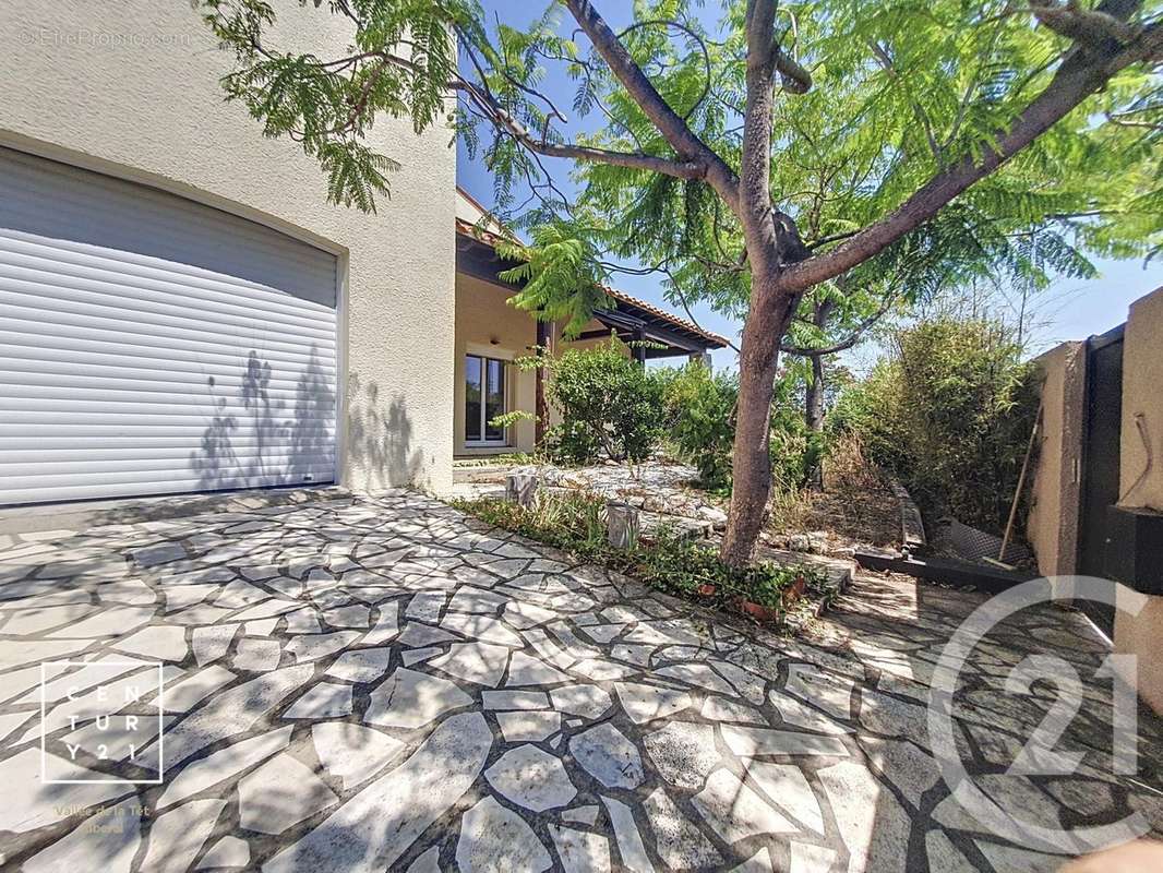 Maison à SAINT-ESTEVE