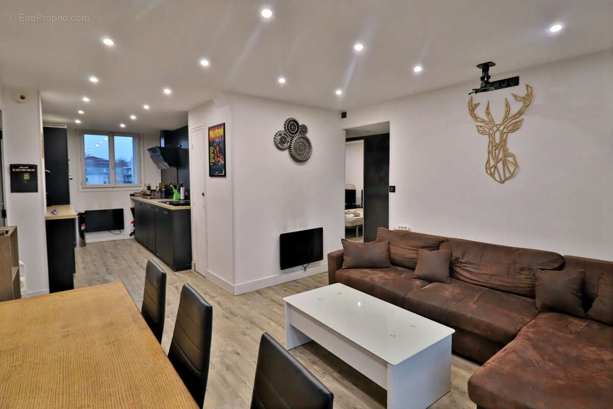 Appartement à SAINTE-SAVINE