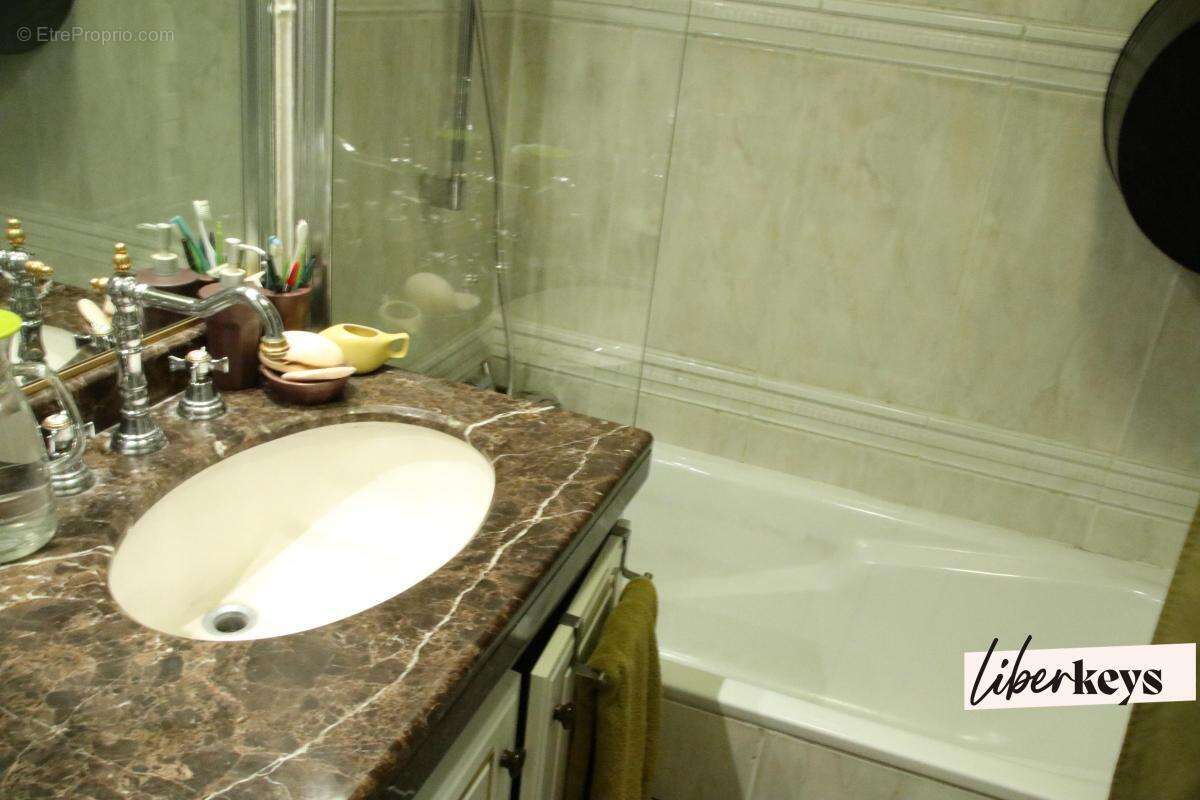 Appartement à PARIS-19E