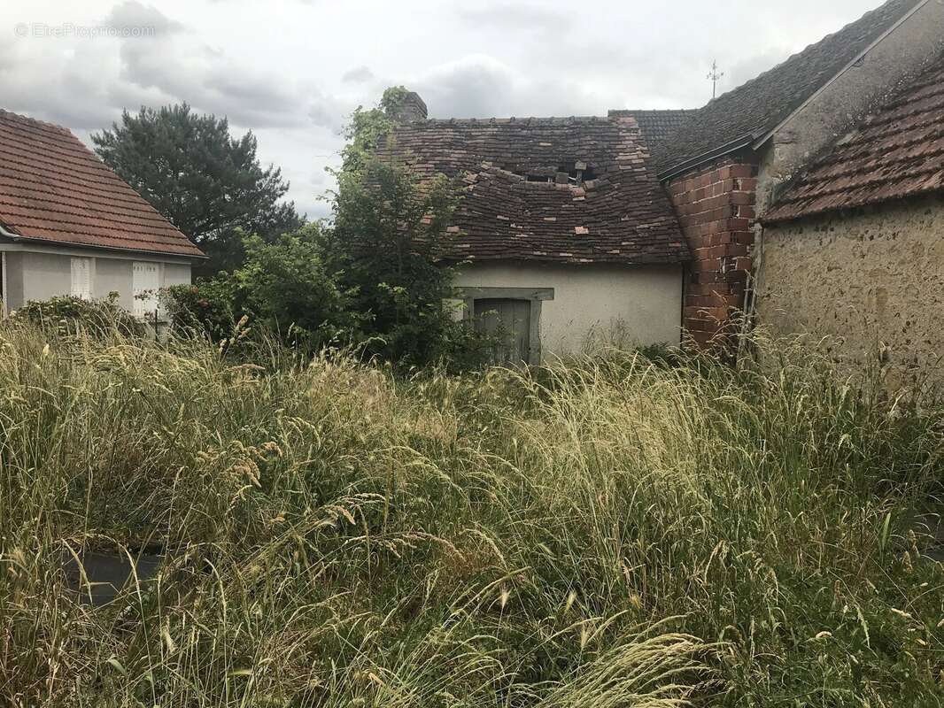 Maison de hameau à rénover proche des commerces - photo 2