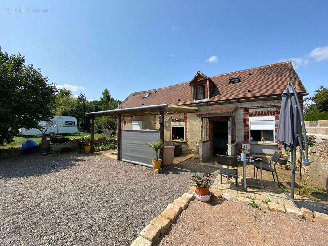 Maison à DAMVILLE