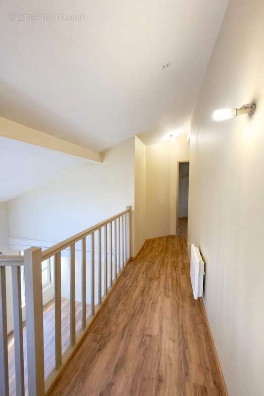 Mezzanine donnant à chambre n°2 et SDB - Appartement à TULLE