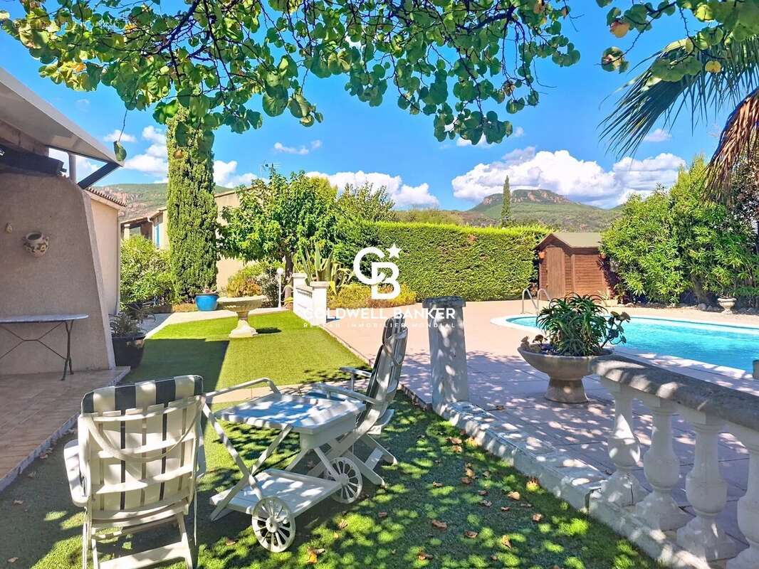 Maison à ROQUEBRUNE-SUR-ARGENS