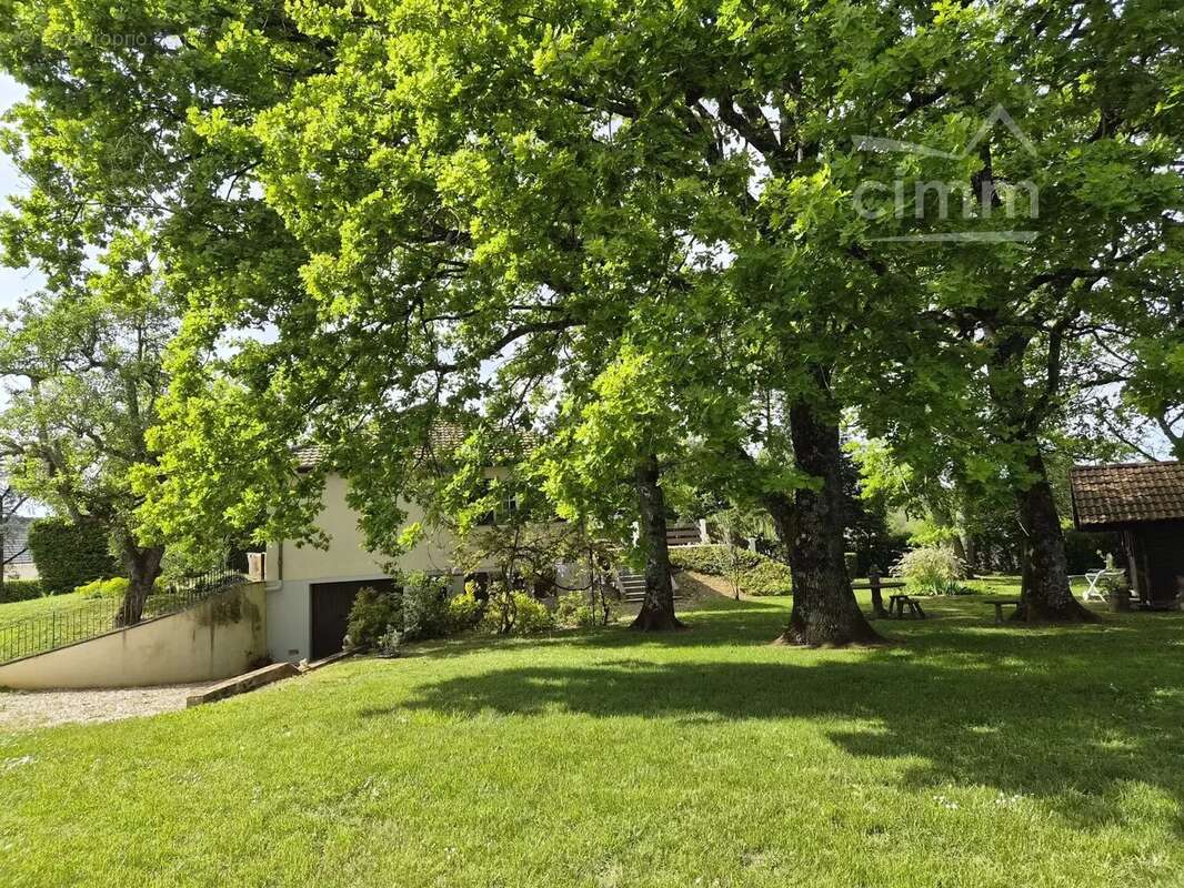 Maison à SAINT-ELOY-DE-GY