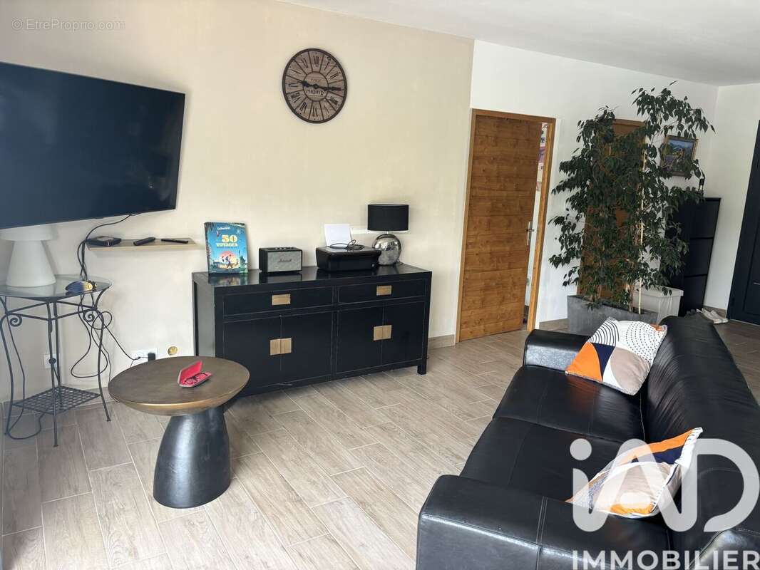 Maison 110 m² à Montmirat  - photo 5