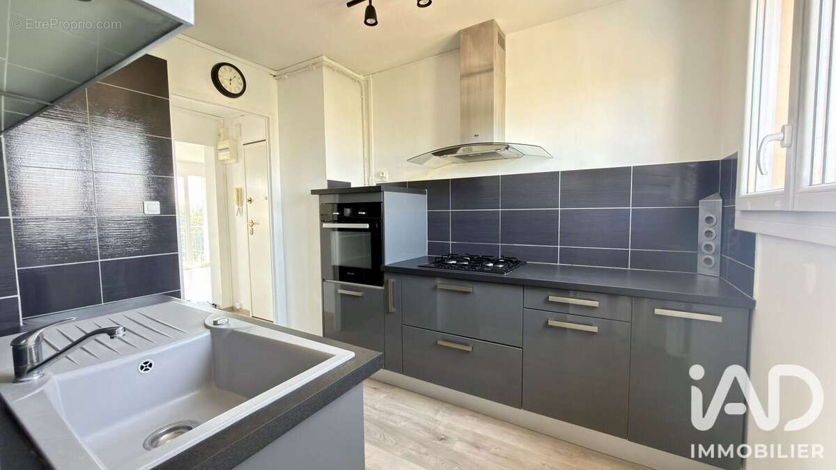 Appartement 67 m² à Salon-De-Provence  - photo 8