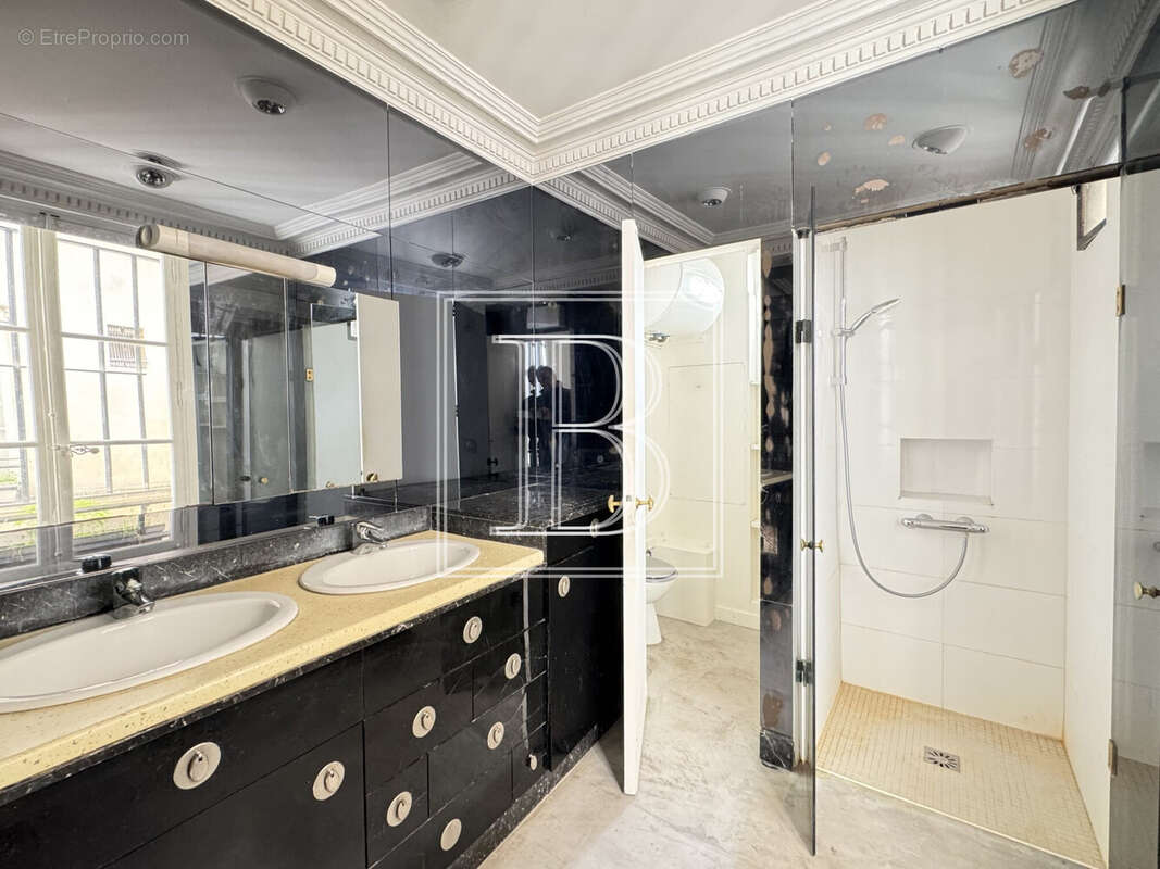 Appartement à PARIS-3E