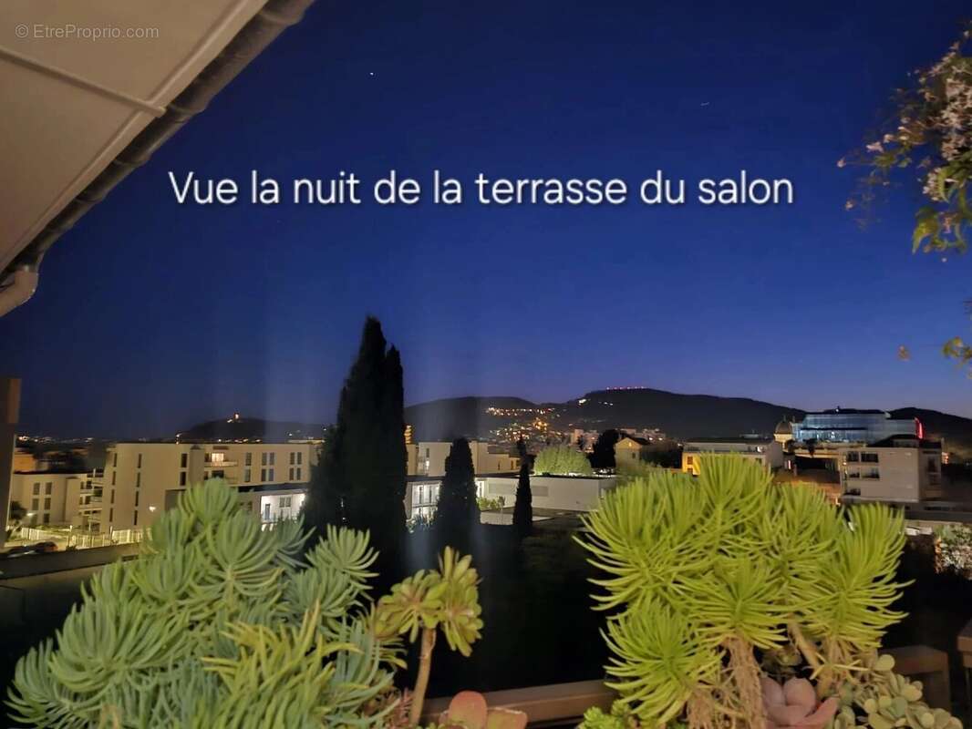 Appartement à HYERES