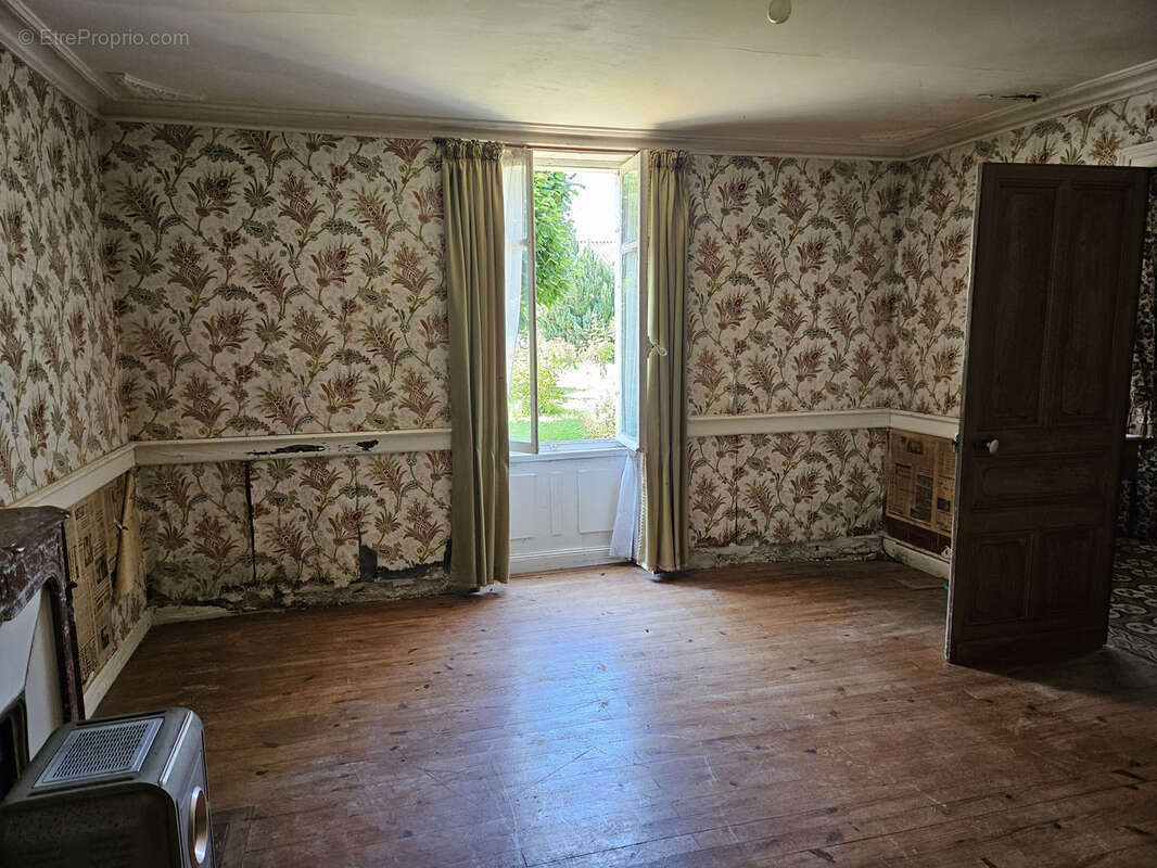 Maison à SAINT-GEORGES-DE-REX