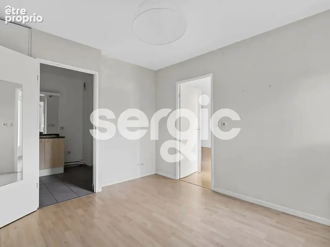 Carrieres-sous-poissy - t2 42.5m² avec balcon + piscine + parking - libre d'occupation - photo 7