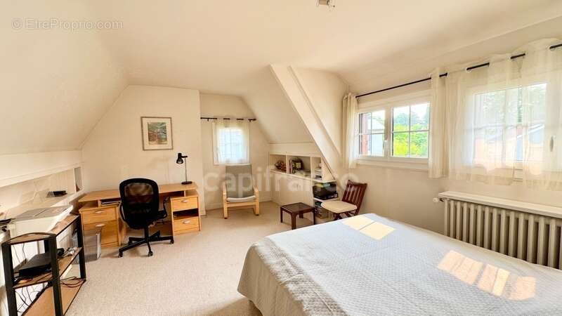 Maison à LA CELLE-SAINT-CLOUD