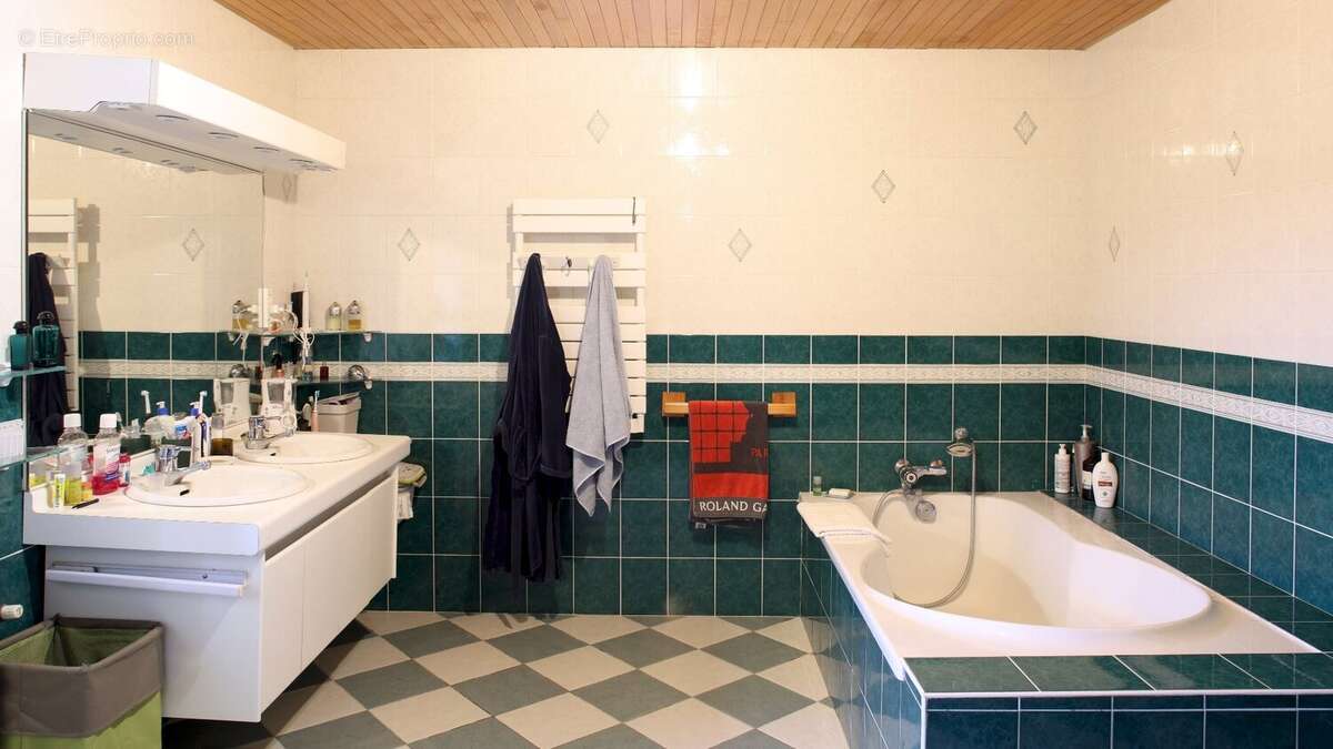 Maison à POUILLON