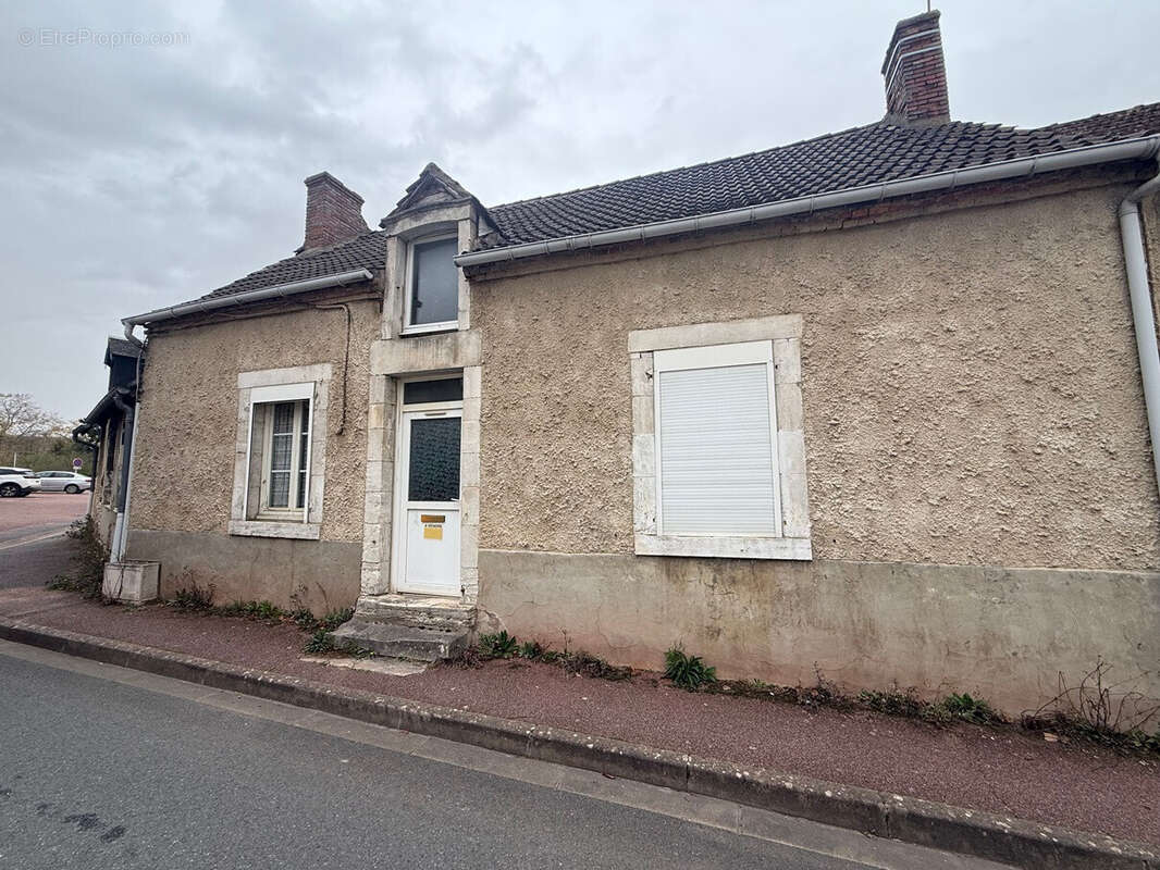 Maison à CHEZAL-BENOIT