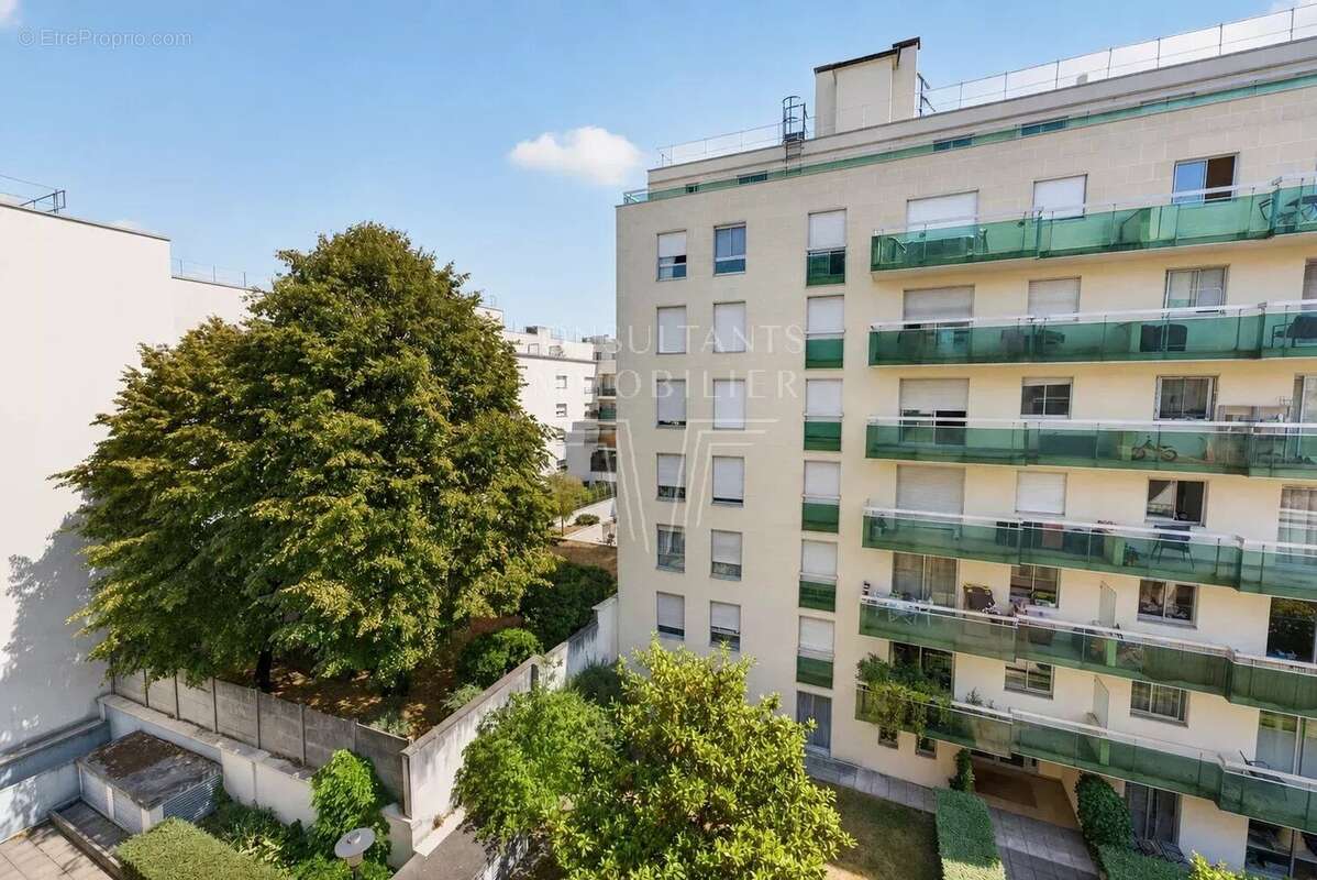 Appartement à LEVALLOIS-PERRET