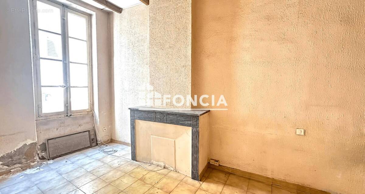 Appartement à MARSEILLE-1E