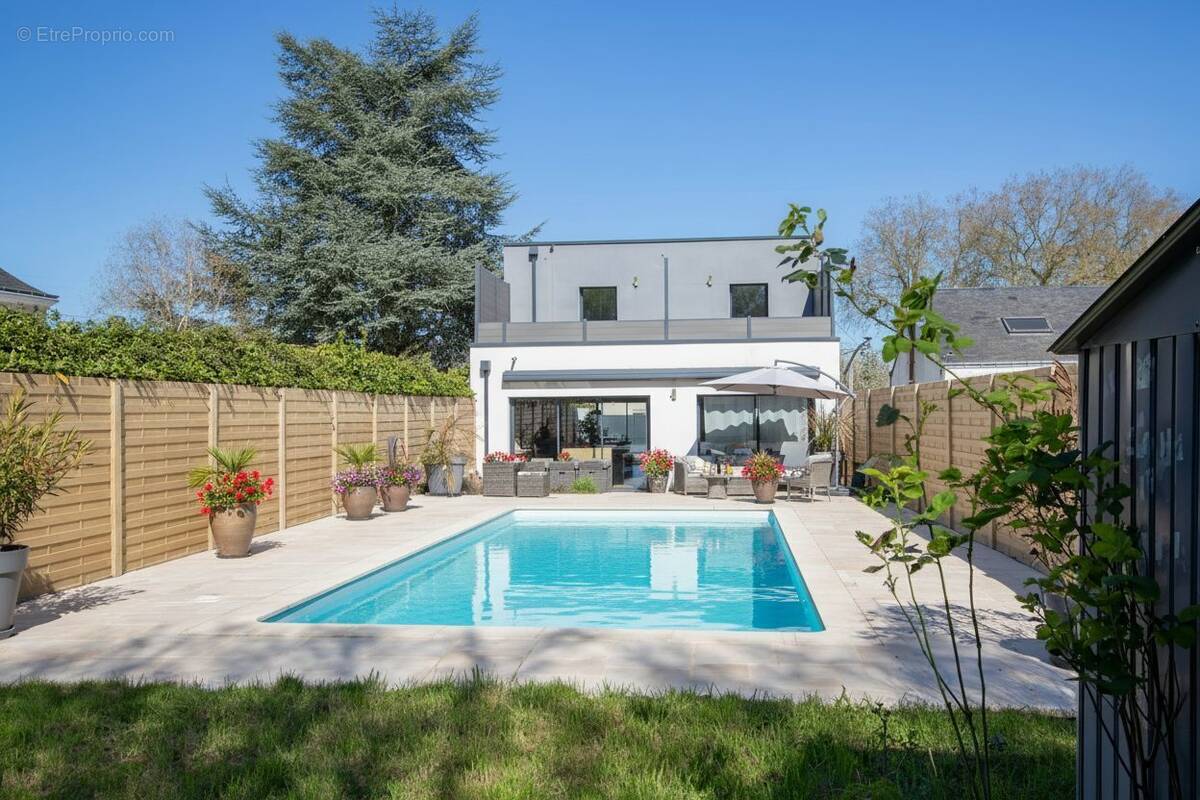 Maison à PELLOUAILLES-LES-VIGNES