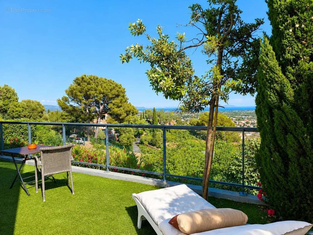 Appartement à HYERES
