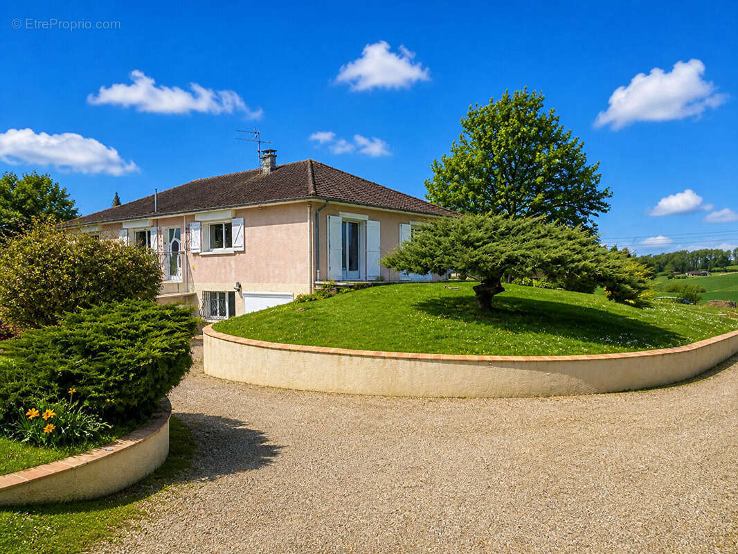Maison à SAINT-PARDOUX-ISAAC