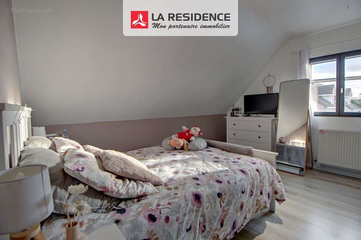 Maison à COURCELLES-SUR-SEINE