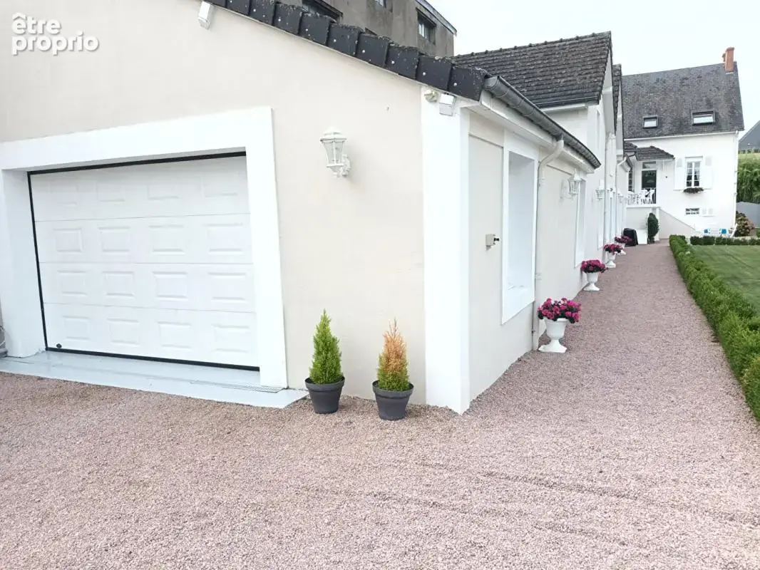 Maison de qualité avec piscine, studio indépendant et dépendances - photo 2