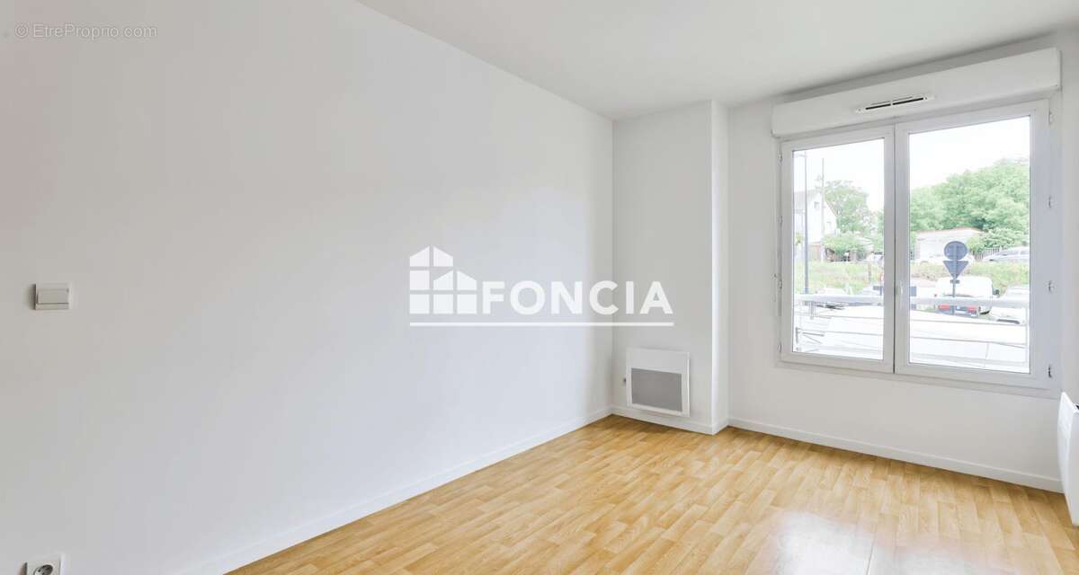 Appartement à CORBEIL-ESSONNES