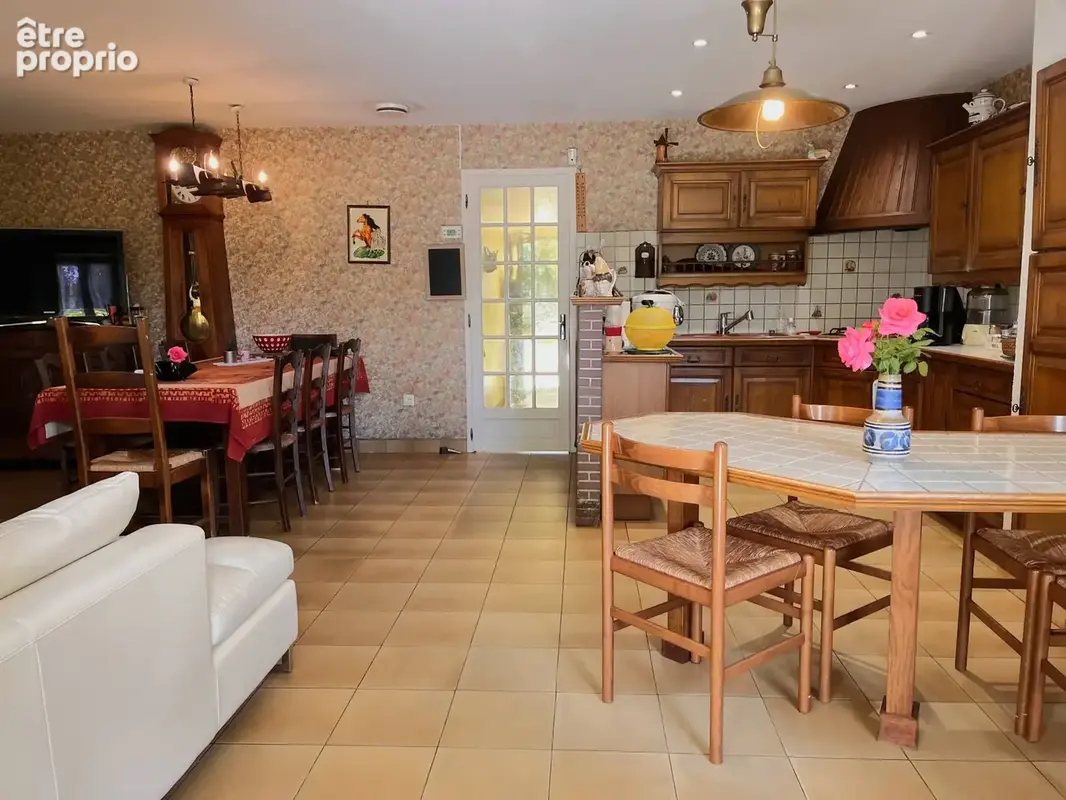 Maison en pierre de taille, viager occupé à CORDEMAIS - photo 4