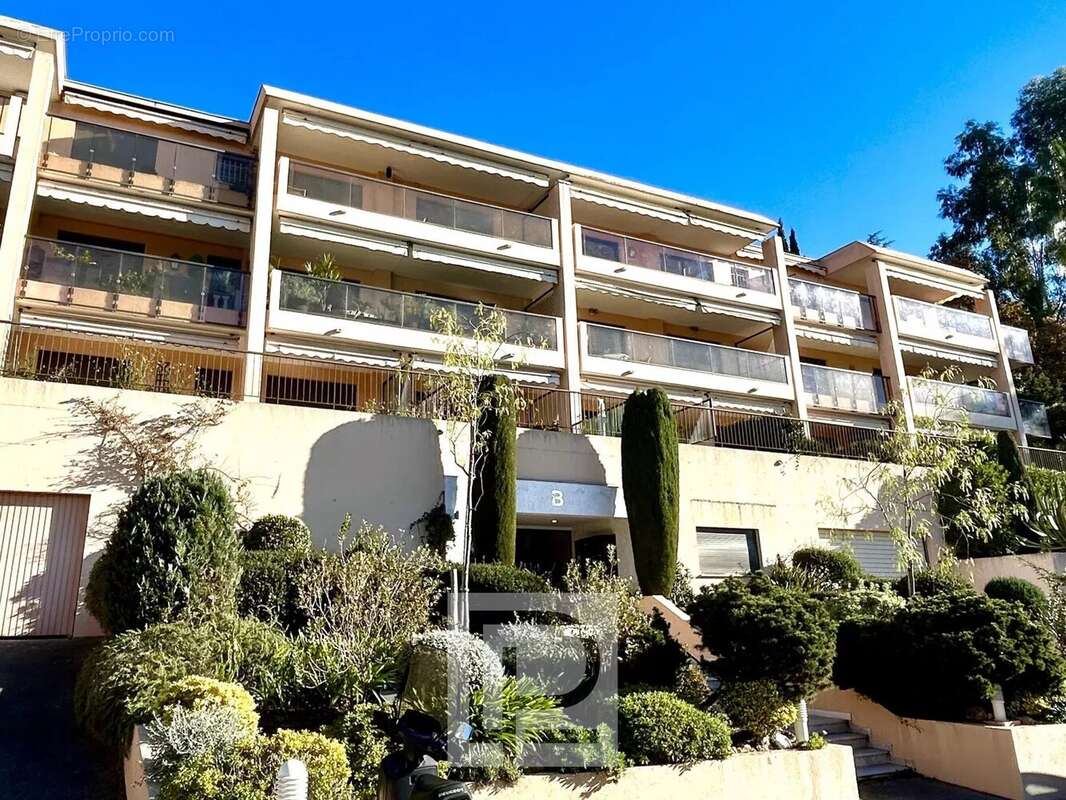 Appartement à LE CANNET