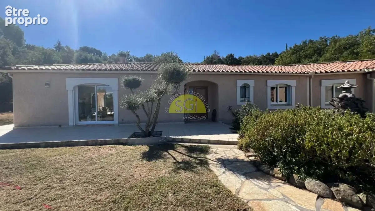 Belle villa climatisée de plain-pied avec piscine et garage sur 5 153 m² de terrain - photo 3