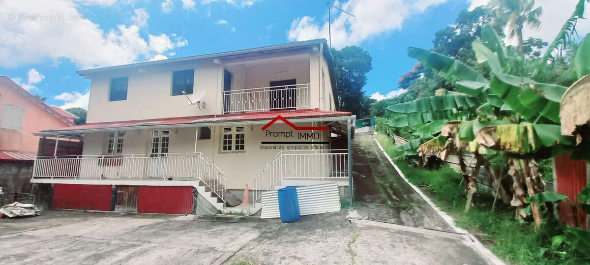 Vue bâtisse entière à l&#039;arrière - Maison à LE DIAMANT