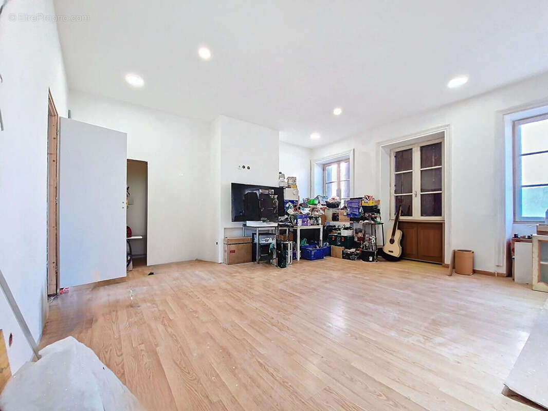 Maison à SURY-LE-COMTAL