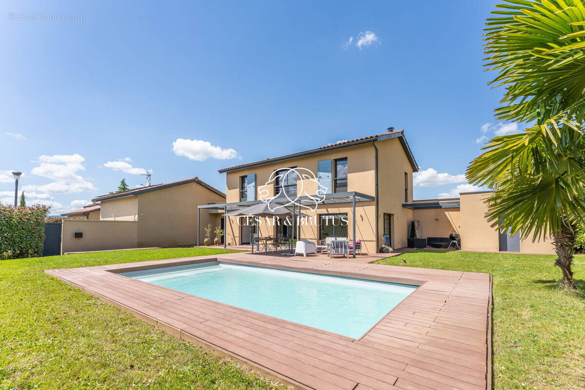 Maison à SATHONAY-VILLAGE