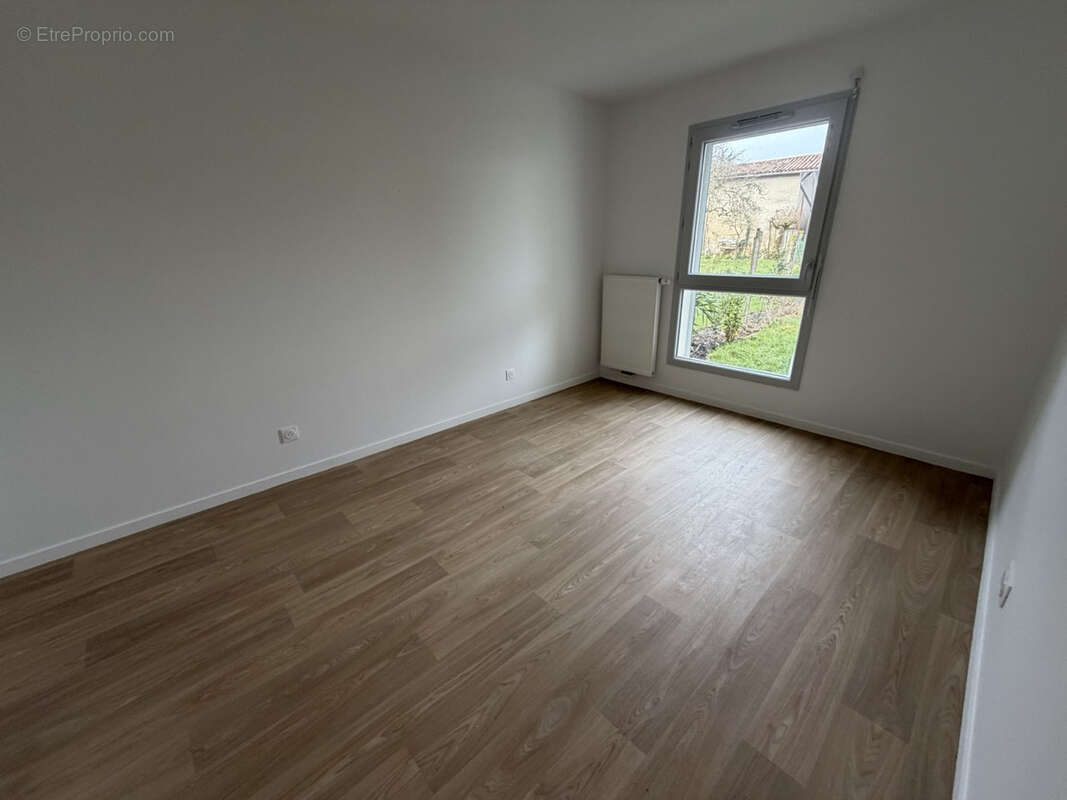 Appartement à TOULENNE