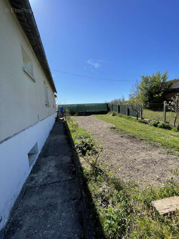 Maison à POUGY