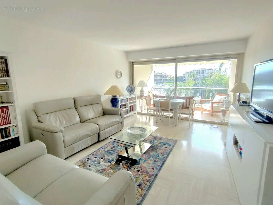 Appartement à MANDELIEU-LA-NAPOULE
