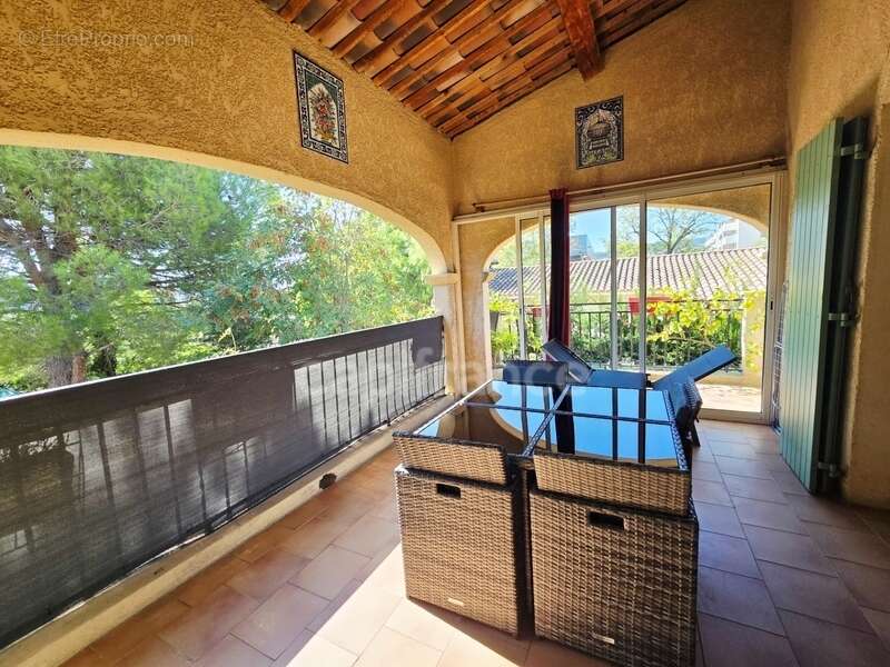 Maison à vendre 7 pièces LA CIOTAT (13) Garage, Terrain 1057 m2 - photo 6