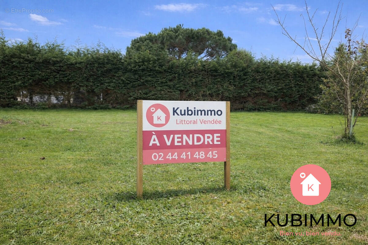 Terrain à TALMONT-SAINT-HILAIRE